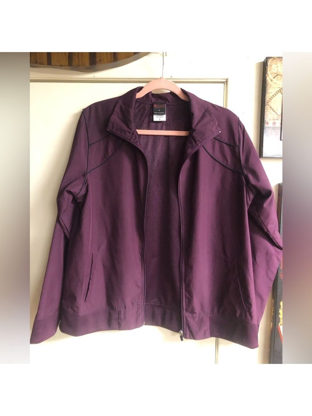 CHAMPION LIGHT WEIGHT RAIN JACKET SIZE L